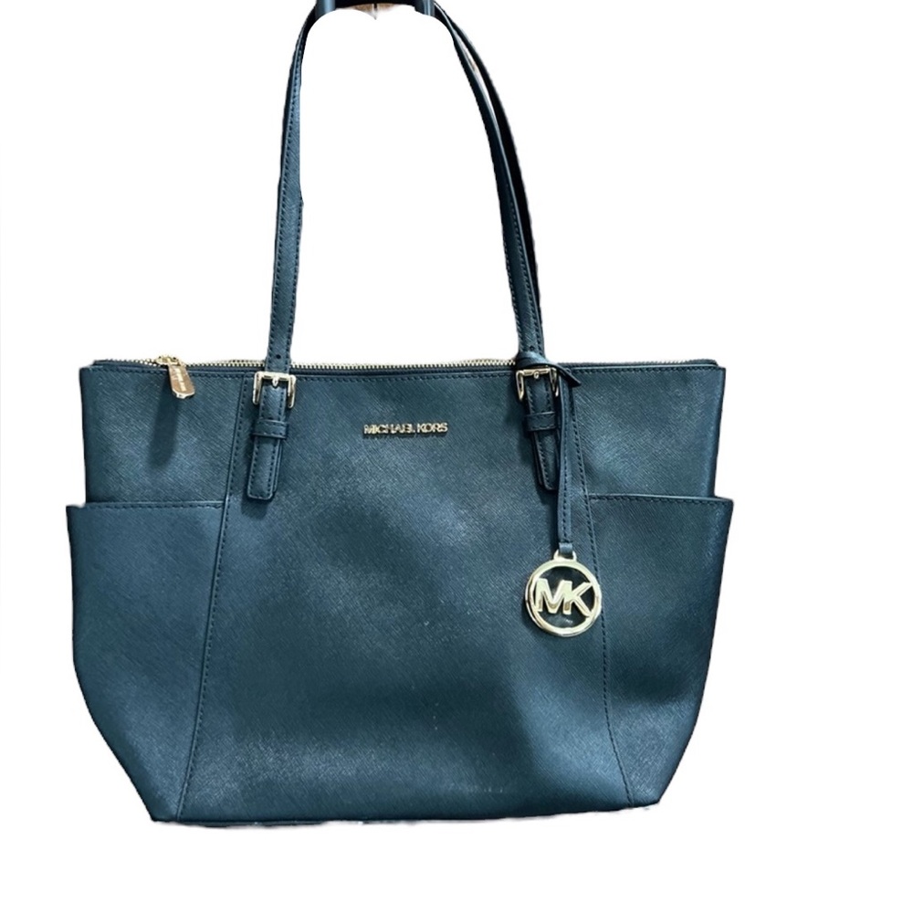 EUC~ Authentic Michael KORS Charlotte black tote. Classy!!
